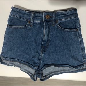 BDG pin up high rise short